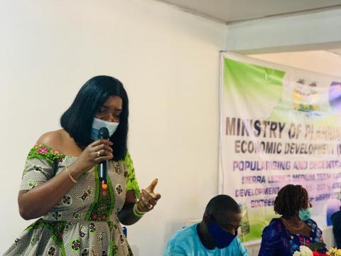 Mamadi Gobeh-Kamara speaking in Kenema