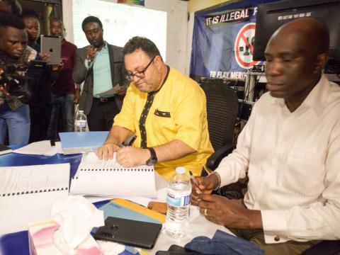 Mercury MD (L) Ideas Ltd Engineer (R) during the signing ceremony